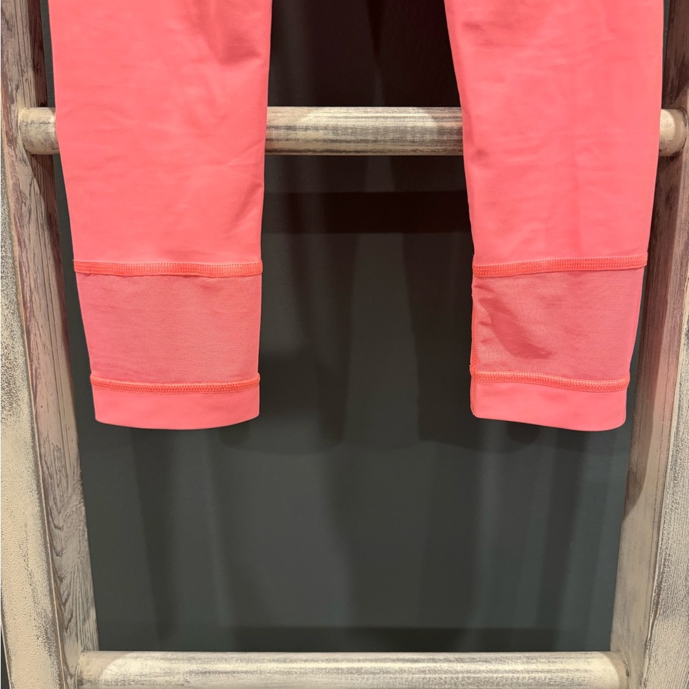 Victoria’s Secret Sport Pink Capri Leggings - Picture 3 of 4